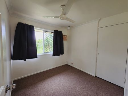 10 Amanda Avenue, Rasmussen QLD 4815 - House For Rent | Domain - Photo 2