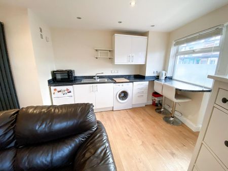 Studio to rent - Photo 3