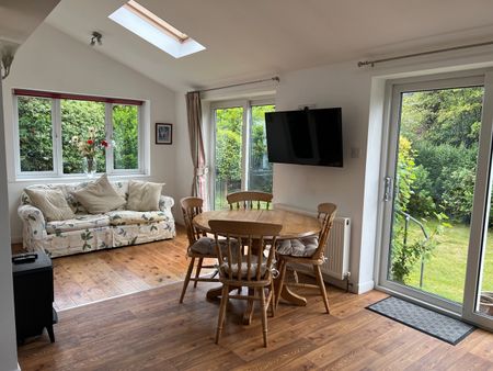 5 Bed Detached House, Littlegreen Road, NG5 - Photo 3