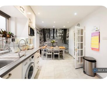 4 bedroom semi-detached house to rent - Photo 6