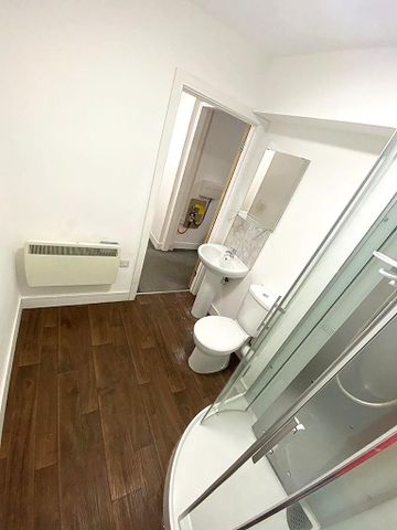 Studio to rent - Photo 2