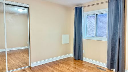 For Lease - 3211 Valcourt Crescent, Mississauga, Ontario - Photo 4