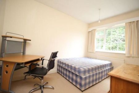 6 bedroom Detached house to rent - Photo 3