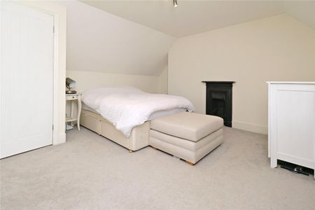 4 bedroom terraced house to rent - Photo 5