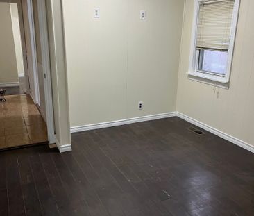 For Lease - 35 Commonwealth Avenue Unit# Main, Toronto, Ontario - Photo 3