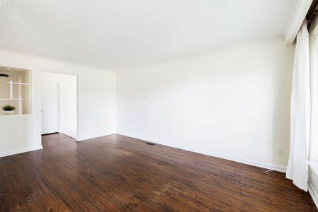 For Lease - 26 Paragon Road Unit# Main, Toronto, Ontario - Photo 3