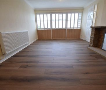 2 bedroom bungalow to rent - Photo 2