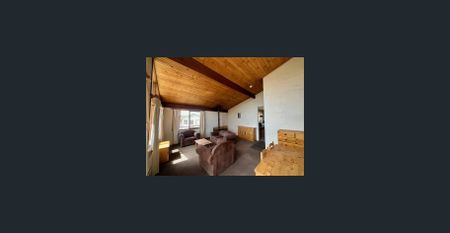 52-week lease - Photo 3