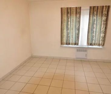 Ruim appartement met terras en 2 slaapkamers - Photo 1