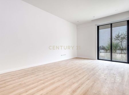 Oliveira do Douro, Porto - Photo 2