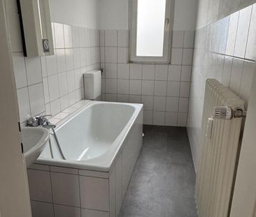 ERSTBEZUG NACH RENOVIERUNG - 2,5 ZIMMER WOHNUNG IN BOTTROP - Photo 2