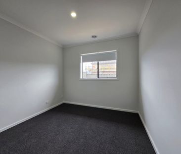 Family Home in Truganina - Photo 4