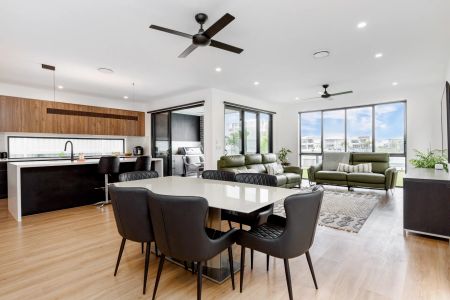 Premium Lifestyle, Newport Waterfront Living - Photo 4