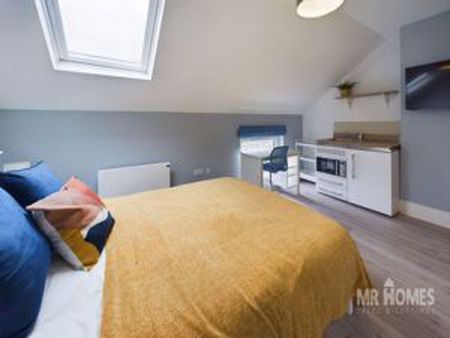 Serviced apartment to rent - Photo 2