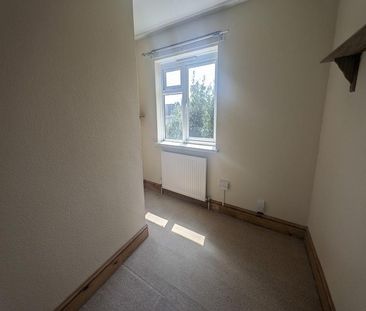 3 bedroom end of terrace house to rent - Photo 1