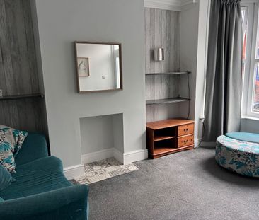 4 Bed Terraced House, Pinner Road, S11 - Photo 3