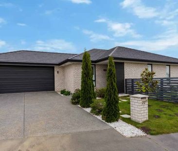 Executive 3 Bedroom Family Home in Wigram! - Photo 2