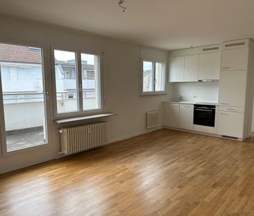 Renovierte 1-Zimmer Attikawohnung mit Dachterrasse im Gundeli - Foto 2