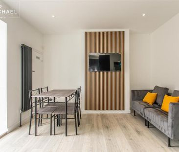 4 bedroom terraced house to rent - Photo 4