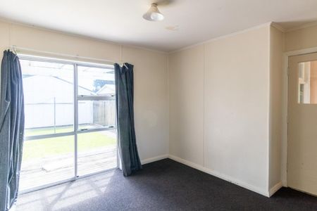 Looking for your next perfect easy care home? - Photo 3