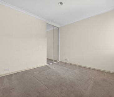 Light & Leafy Villa Bedford - Photo 6