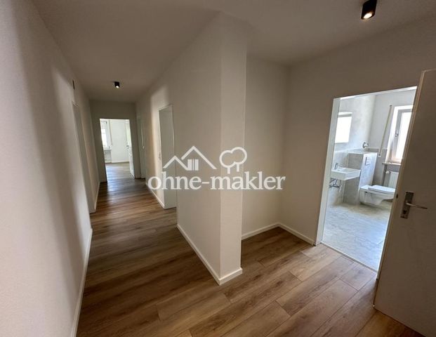 Helle, frisch sanierte 3 - Zimmerwohnung in zentraler Lage - Photo 1