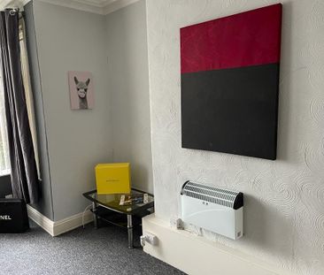 1 bedroom in a house share to rent - Photo 6