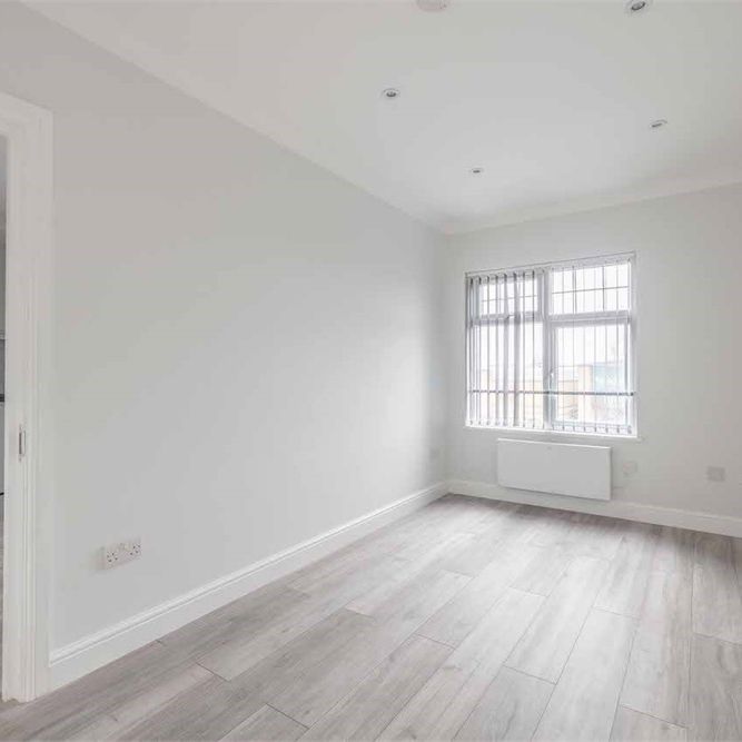 2 bed flat to rent in Farnham Road, Slough, SL1 - Photo 1