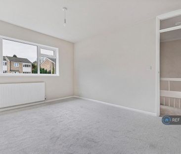 3 bedroom semi-detached house to rent - Photo 5