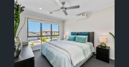 Your Family Home Awaits! - Photo 5