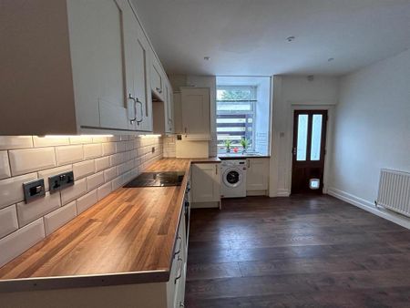 2 bedroom terraced house to rent - Photo 4