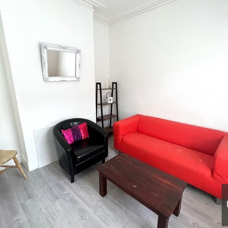 4 bedroom terraced house to rent - Photo 1