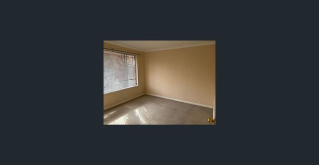 Easy care two storey unit in complex of 3, walking distance to shops and Boulder Primary School. - Photo 1