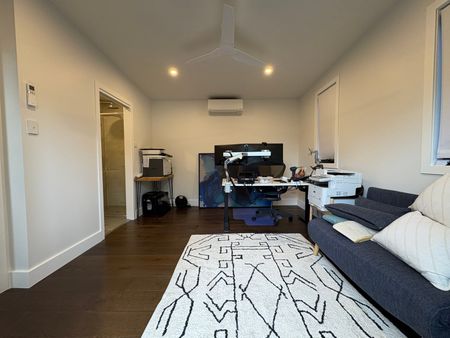 16 Victoria Crescent, Mont Albert VIC 3127 - Photo 2