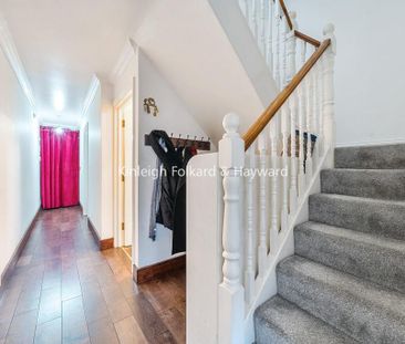 4 bedroom semi-detached house to rent - Photo 4