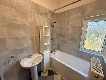 Wentworth Avenue, WALLASEY CH45 - Photo 3