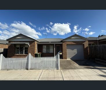 1/25 Yaraan Street, Bell Park, Vic 3215 - Photo 1