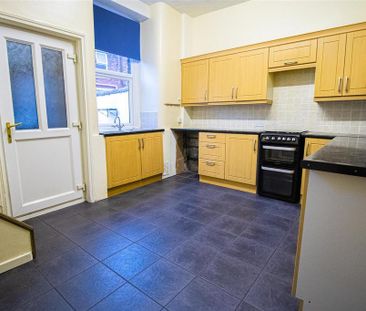 3 bedroom terraced house to rent - Photo 3