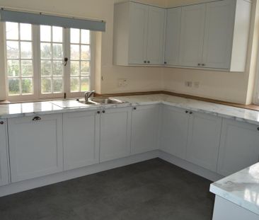 6 bedroom detached house to rent - Photo 4