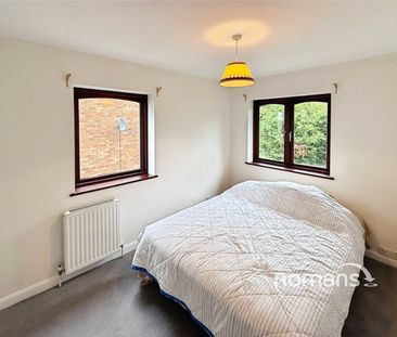 Brands Hill Avenue, High Wycombe, HP13 - Photo 3