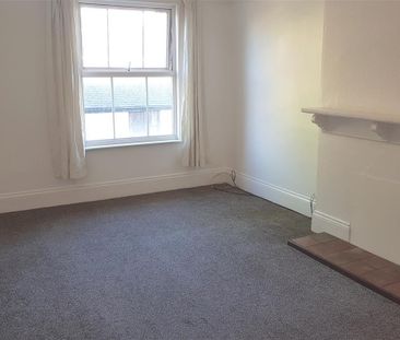 Flat 1 40 High Street - Photo 2