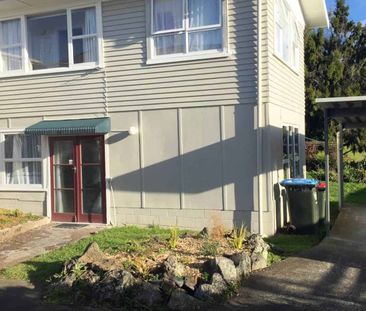 CUTE ONE BEDROOM, DOWNSTAIRS HOME WITH CARPORT - Photo 1