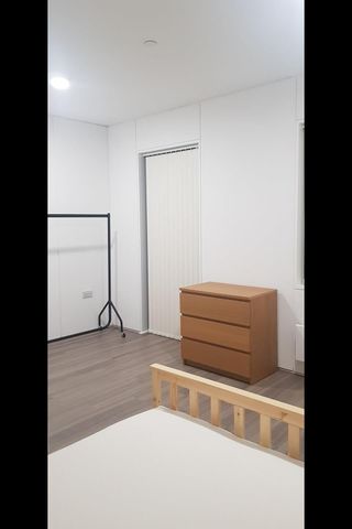 Room in a Shared House, South Loop Park, B16 - Photo 3