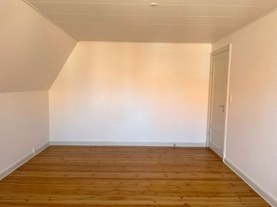 Dejlig 3-værelses lejlighed med nyt køkken og bad - Photo 1