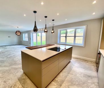 4 bedroom Four Bedroom Detached House to rent - Photo 6