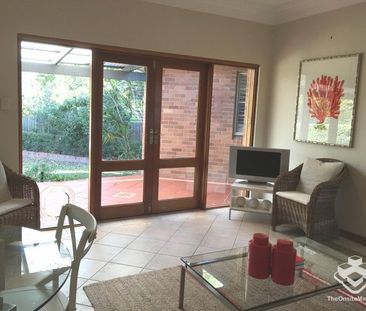 Beautiful Family Living and Entertaining - Photo 1