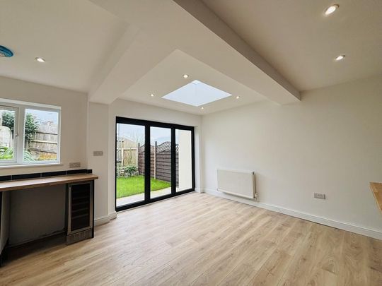 3 bedroom semi-detached house to rent - Photo 1