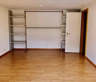 4 rooms in the heart of Martigny in a charming building - Photo 1