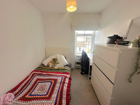 3 bedroom terraced house to rent - Photo 5