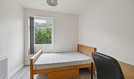 Spacious & Modern 6-Bedroom House Near Ecclesall Road – Ideal for Students & Sharers - Photo 5